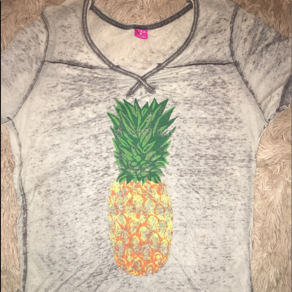 💛 soft and super comfy tee 💛
